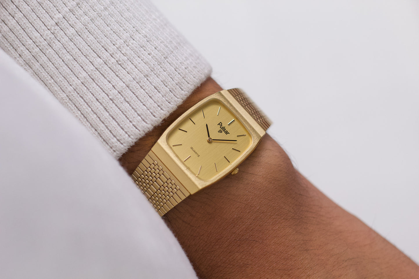 1985 Pulsar Quartz Straight Grain Golden Dial Men's Wrist-Watch