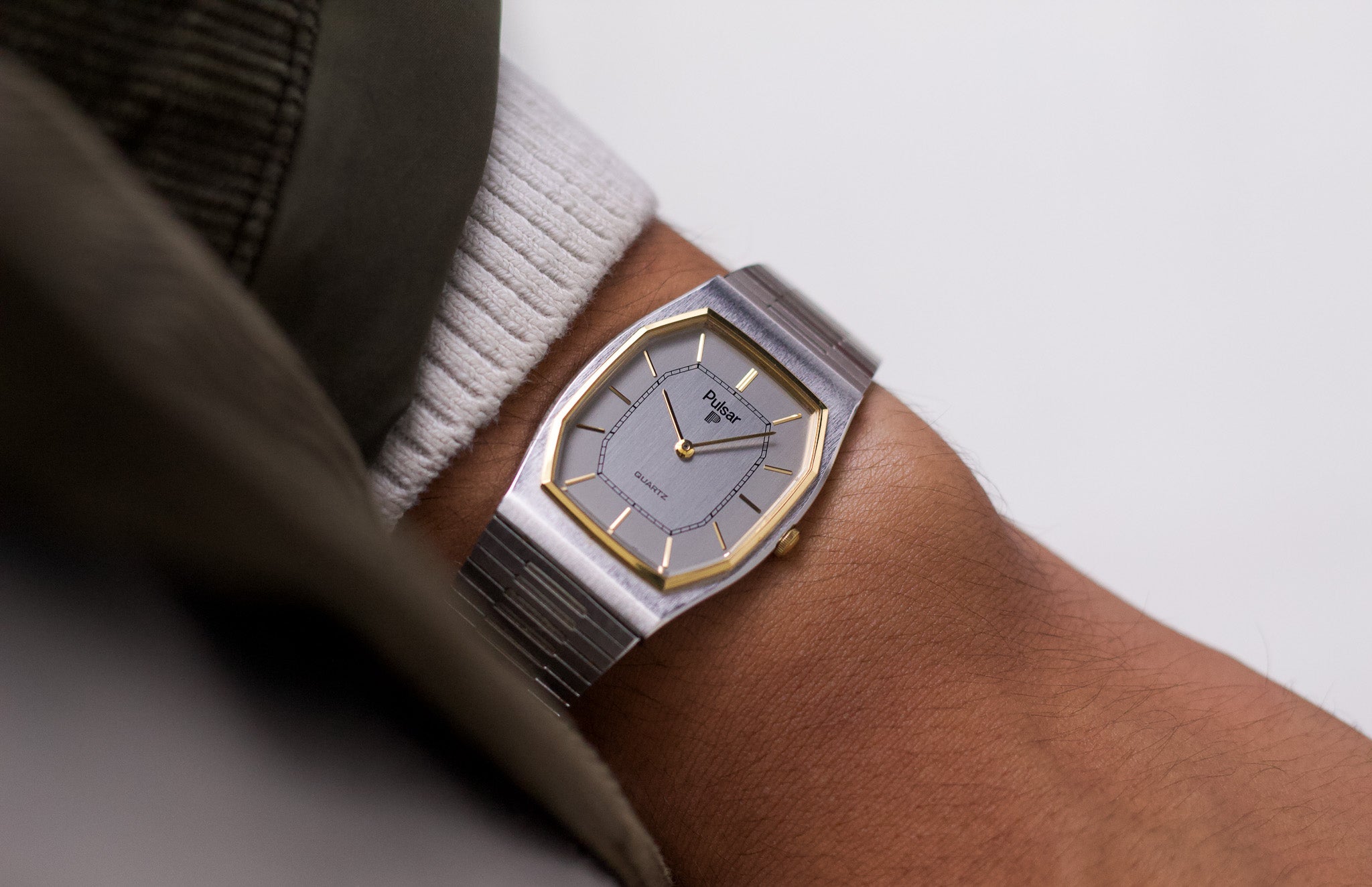 1993 Pulsar Quartz Straight Grain Gray Dial Two Tone Men's Wrist