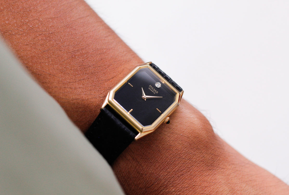 2001 Pulsar Quartz Inky Black Gemstone Dial Men's Wrist-Watch