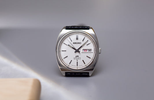 [Serviced] 1970 Seiko Lord-Matic Straight Grain Silver Dial Cushion Case Men's Wrist-Watch