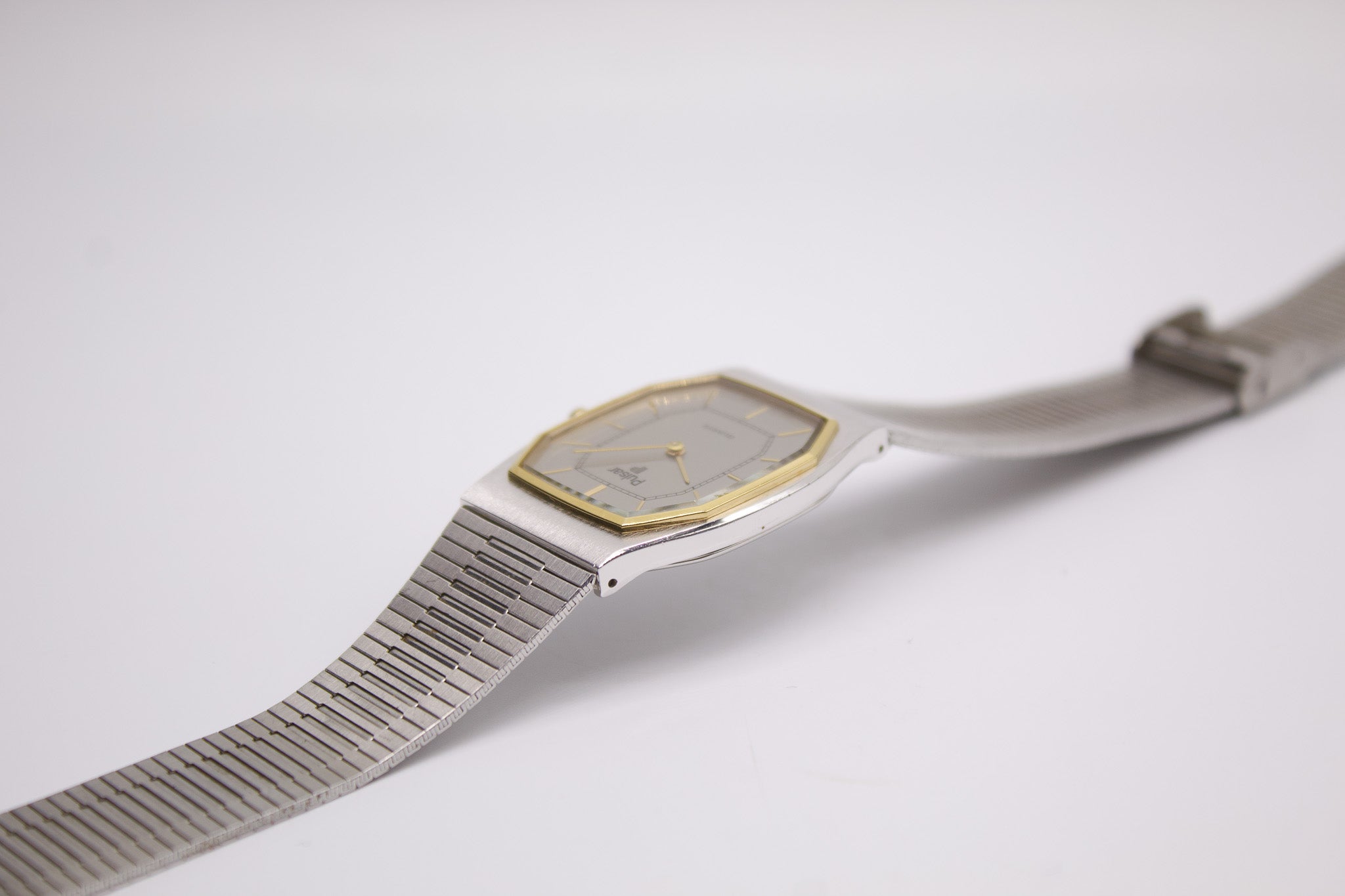 1993 Pulsar Quartz Straight Grain Gray Dial Two Tone Men's Wrist
