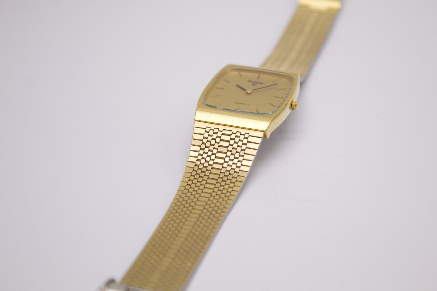 1985 Pulsar Quartz Straight Grain Golden Dial Men's Wrist-Watch