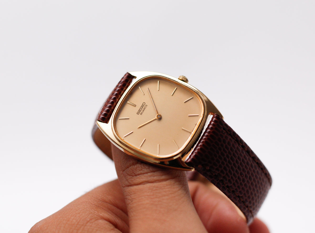 1983 Seiko Quartz Straight Grain Golden Dial Men's Wrist Watch