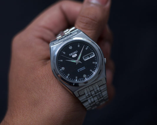 2000s Seiko 5 'World Dial' Men's Automatic Wrist-Watch