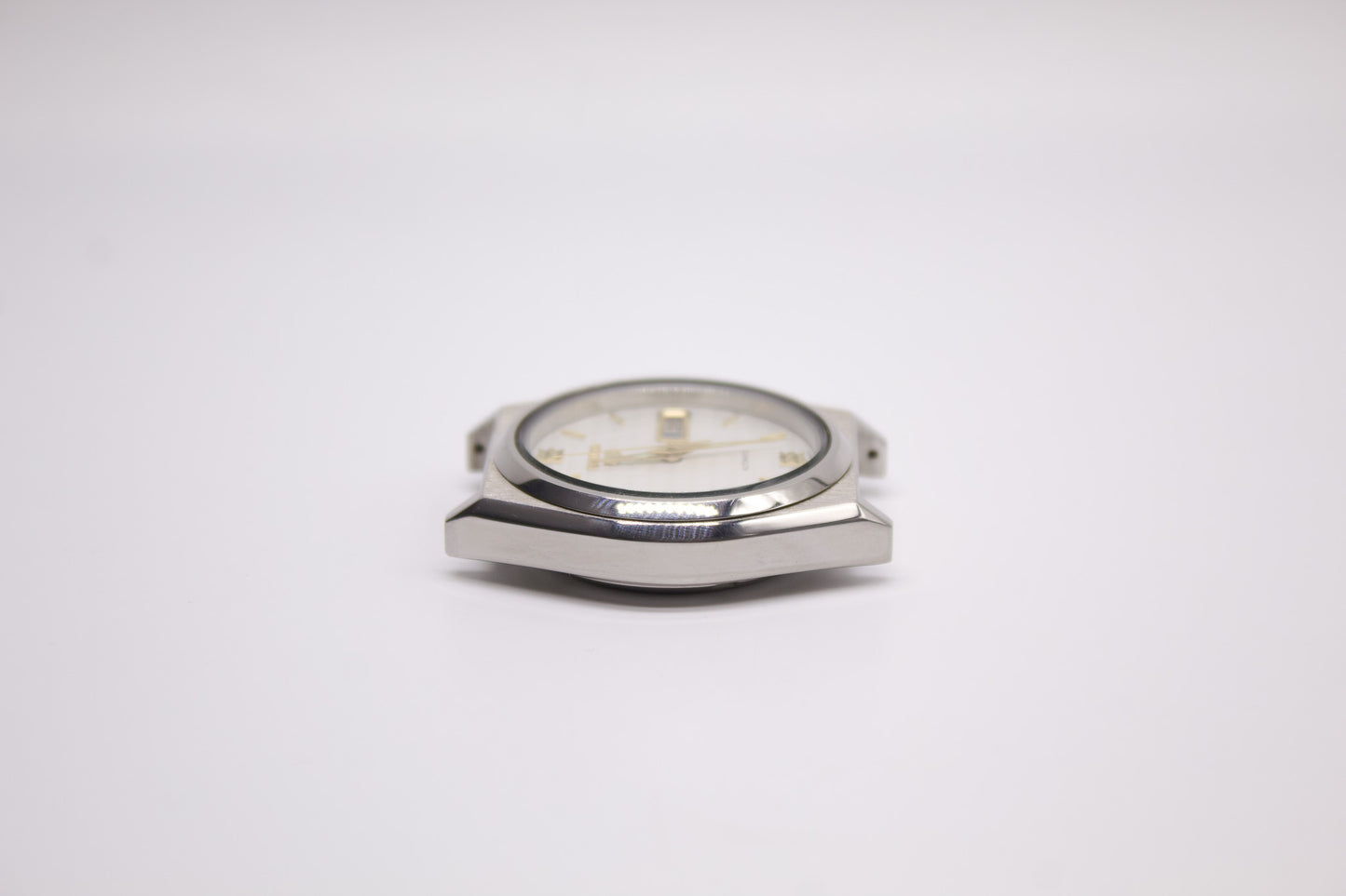 1995 Seiko 5 Pearl White Linear Dial Men's Wrist-Watch