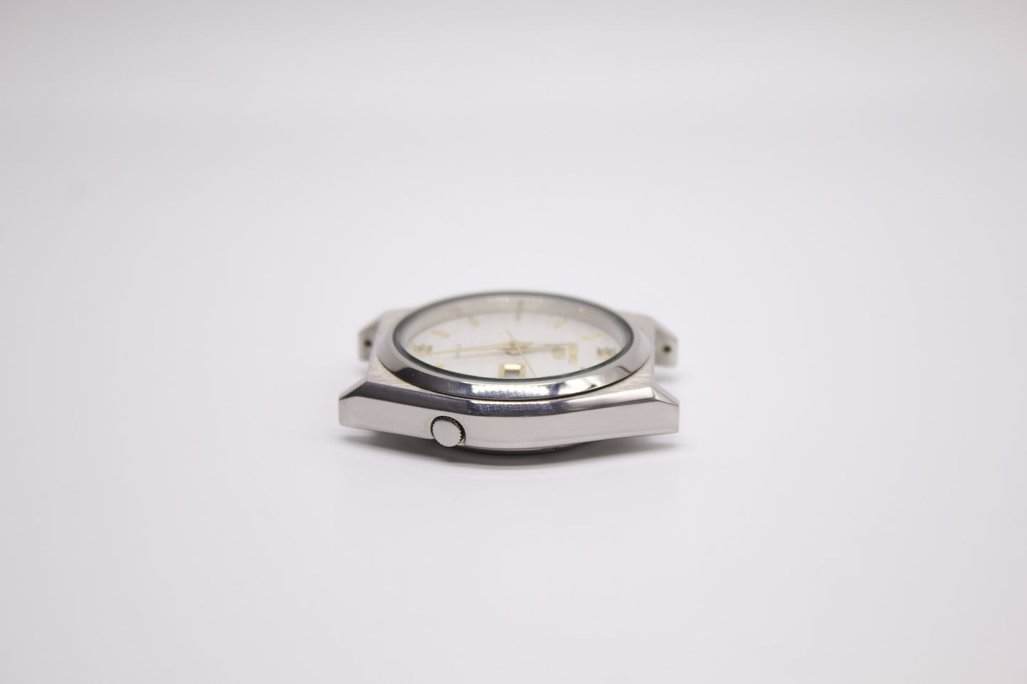 1995 Seiko 5 Pearl White Linear Dial Men's Wrist-Watch
