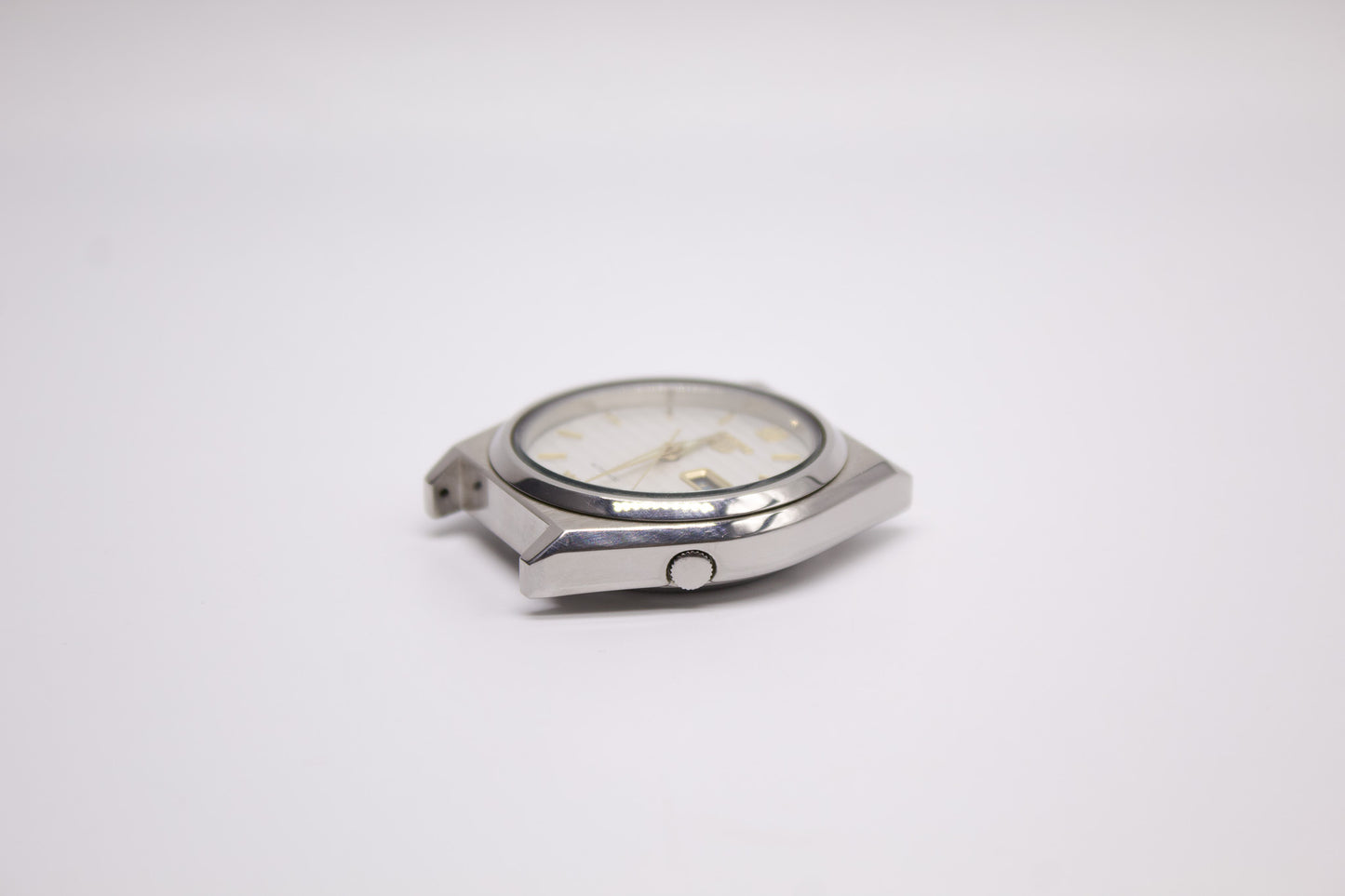 1995 Seiko 5 Pearl White Linear Dial Men's Wrist-Watch