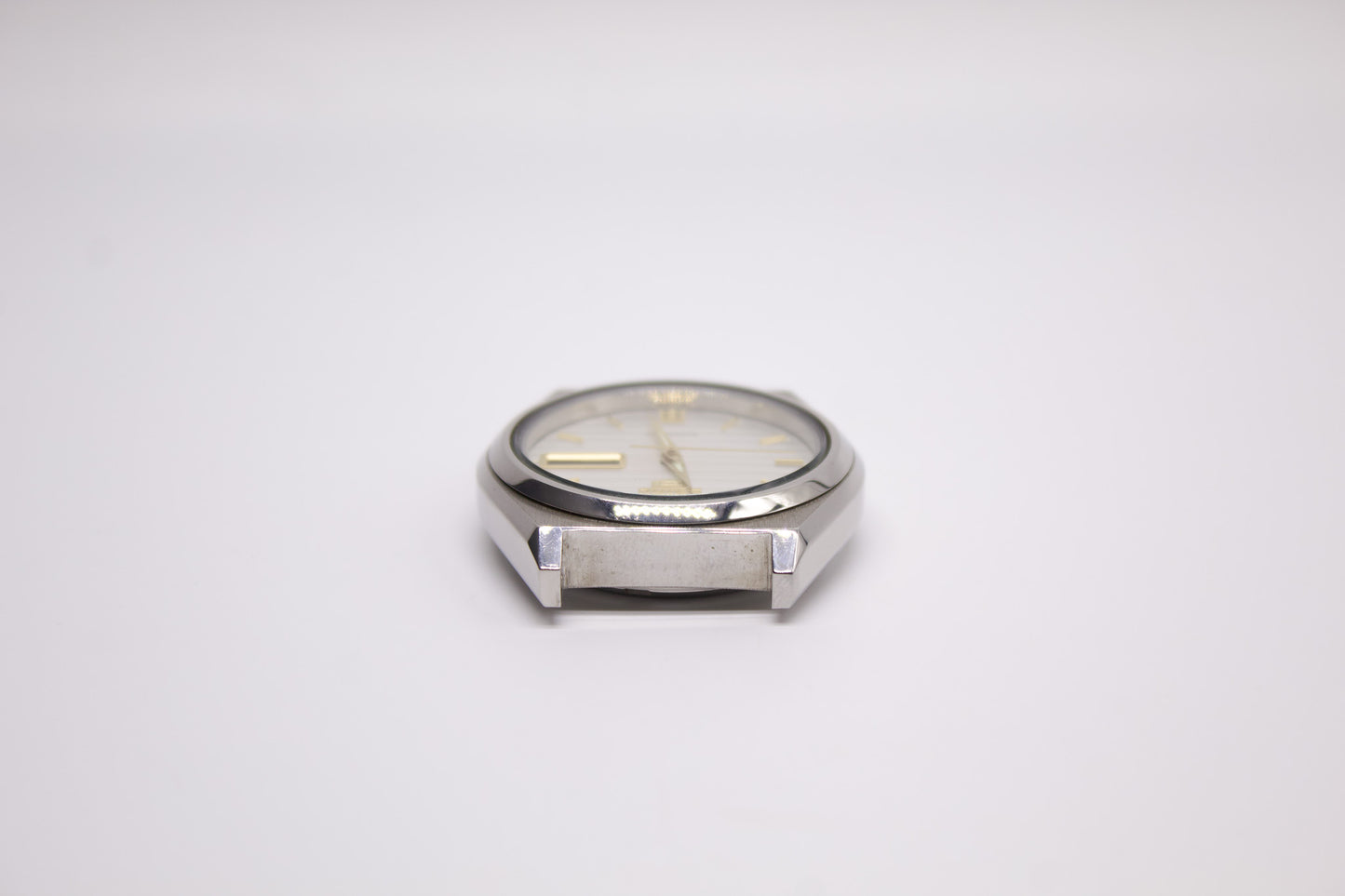 1995 Seiko 5 Pearl White Linear Dial Men's Wrist-Watch
