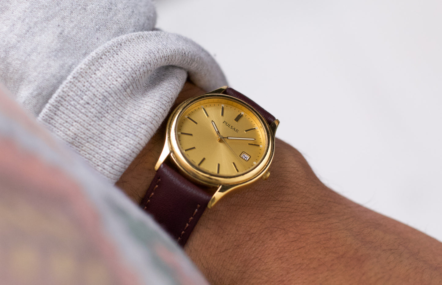 2000 Pulsar Quartz Golden Sunburst Dial Men's Wrist-Watch