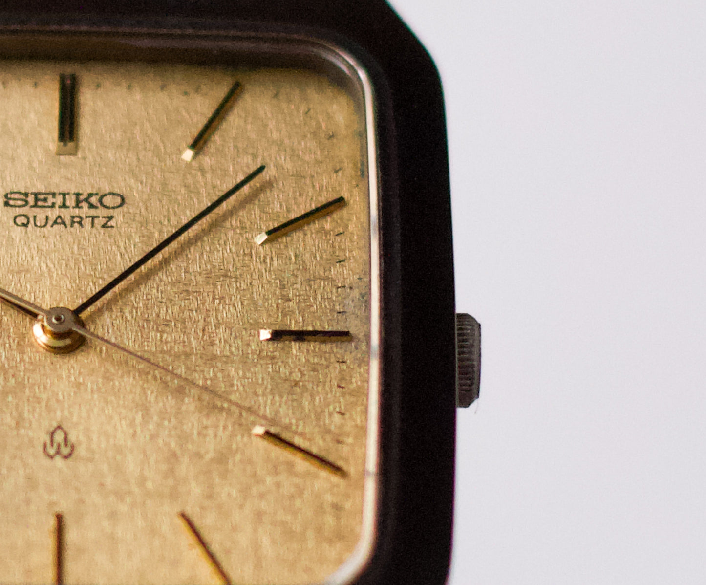 1980 Seiko Quartz Golden Washi Dial Tungsten Case Men's Wrist-Watch