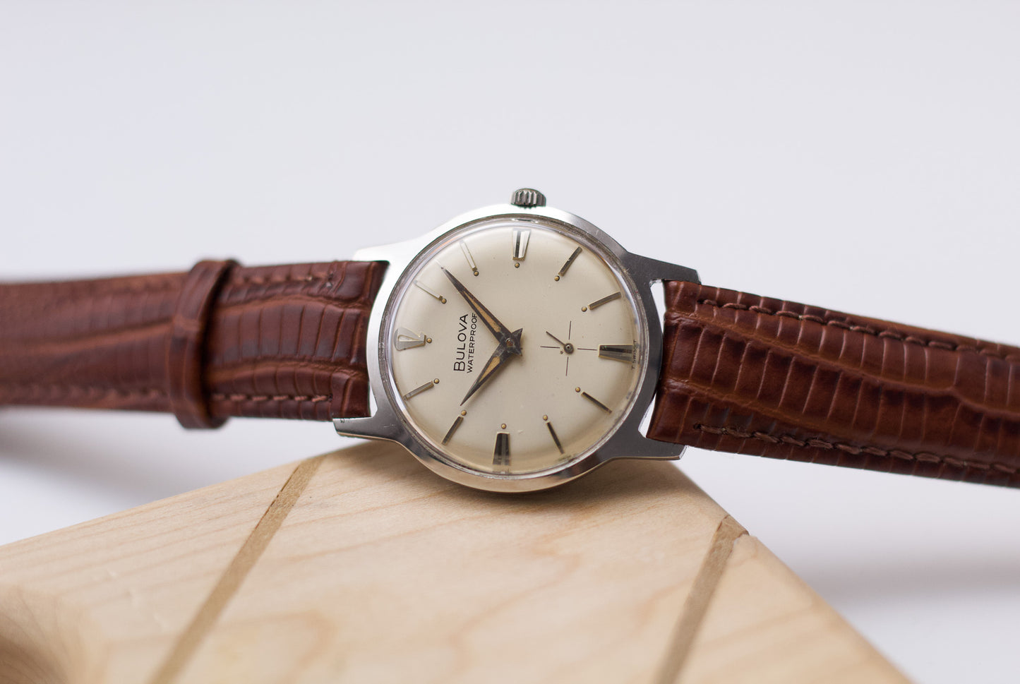 1960s Bulova Aged Cream Dial Men's Mechanical Wrist-Watch