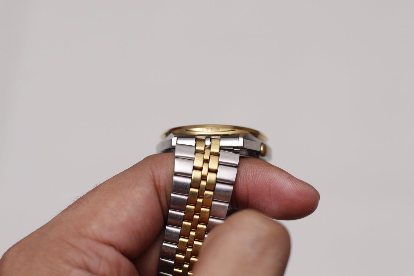 1990 Pulsar Quartz Straight Grain Golden Dial Two Tone Men's Wrist-Watch
