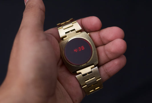 1970s Mercury Red LED Gold Toned Men's Wrist-Watch