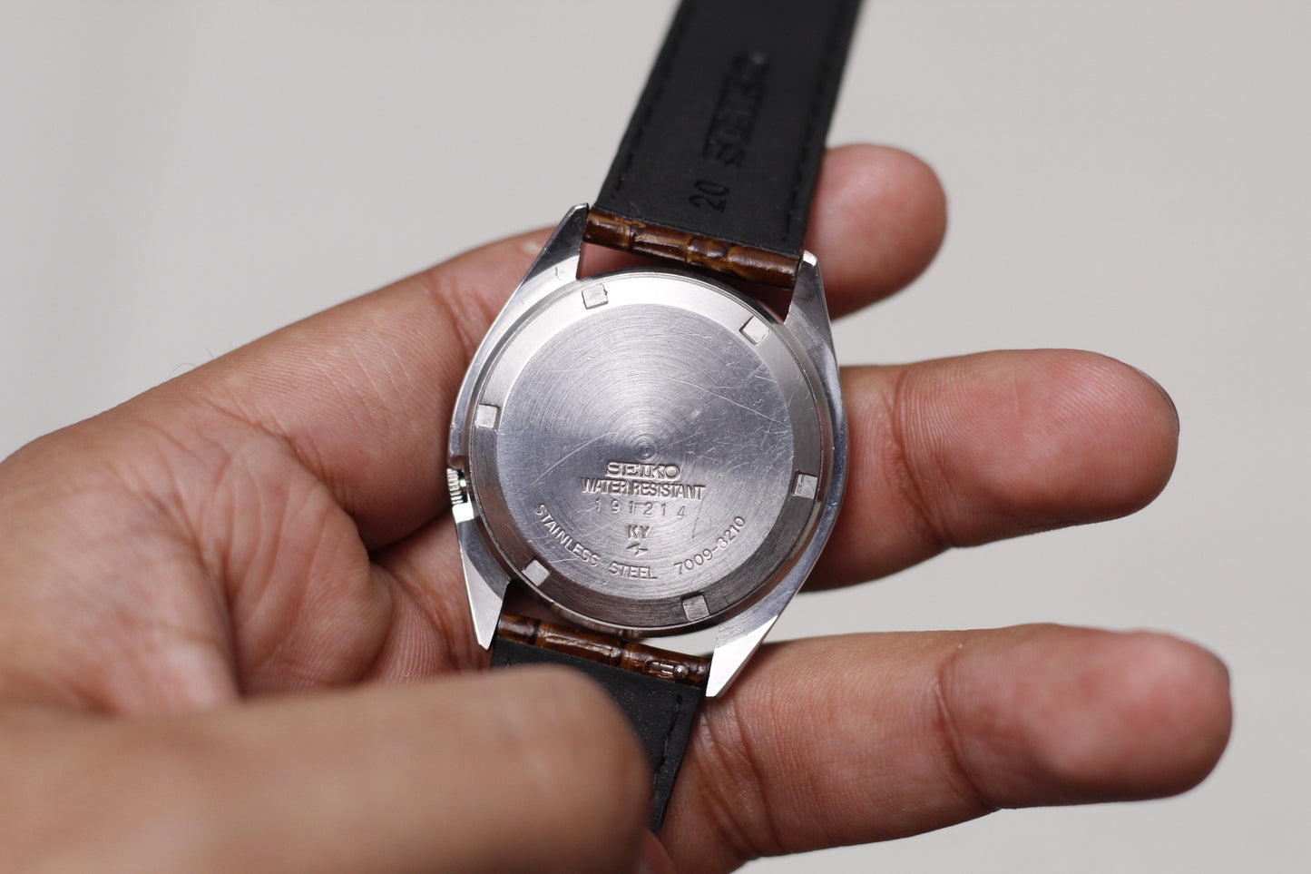 1991 Seiko 5 Automatic 'Baby Oyster Perpetual' Silver Sunburst Dial Men's Wrist-Watch