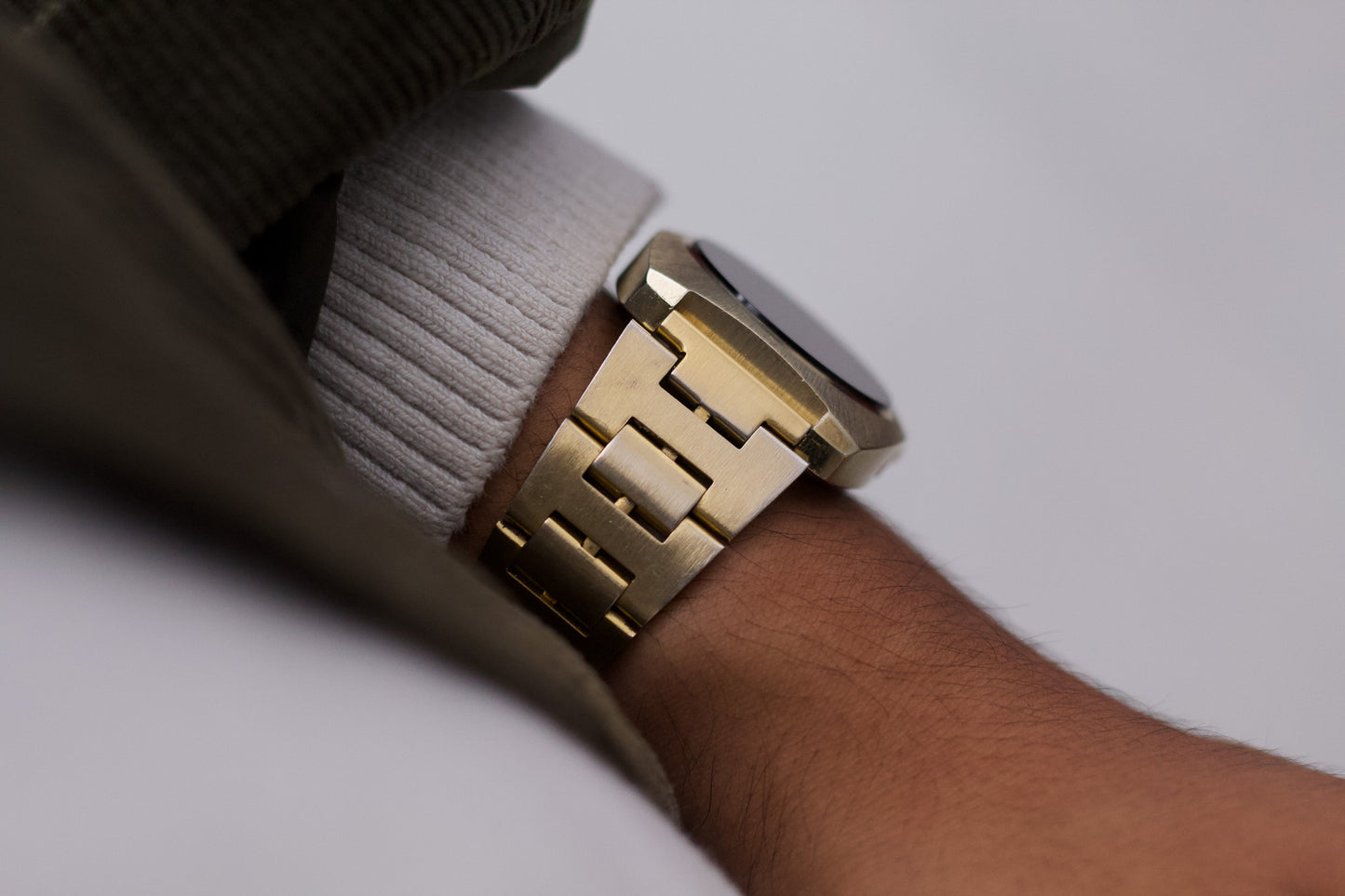 1970s Mercury Red LED Gold Toned Men's Wrist-Watch