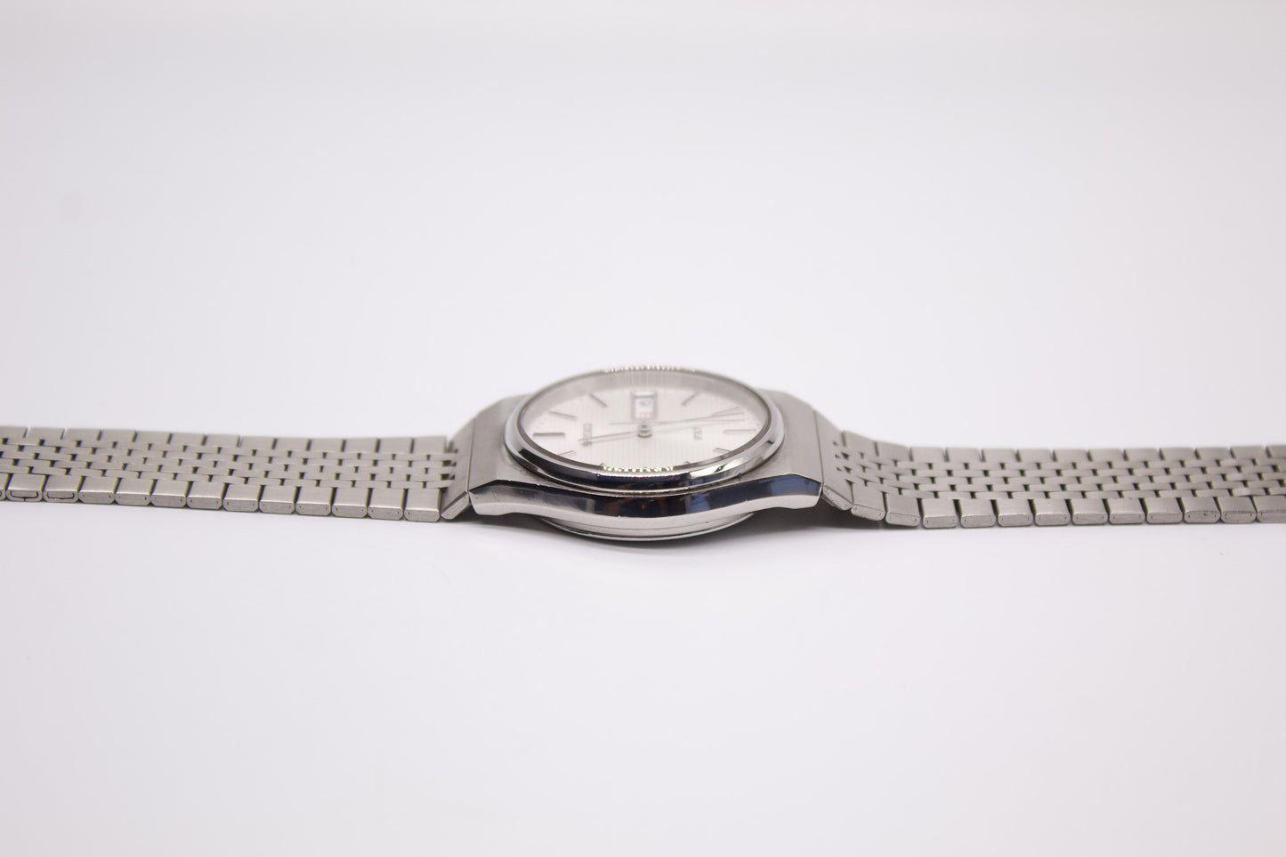 1993 Seiko Spirit Silver Textured Men's Sports Wrist-Watch