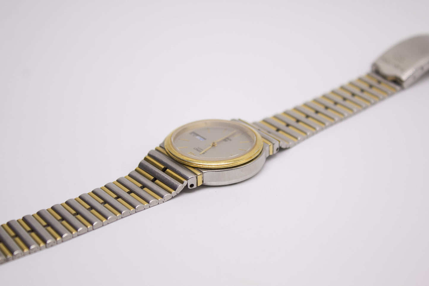 1984 Seiko SQ 100 Textured Gray Dial Two Tone Men's Wrist-Watch