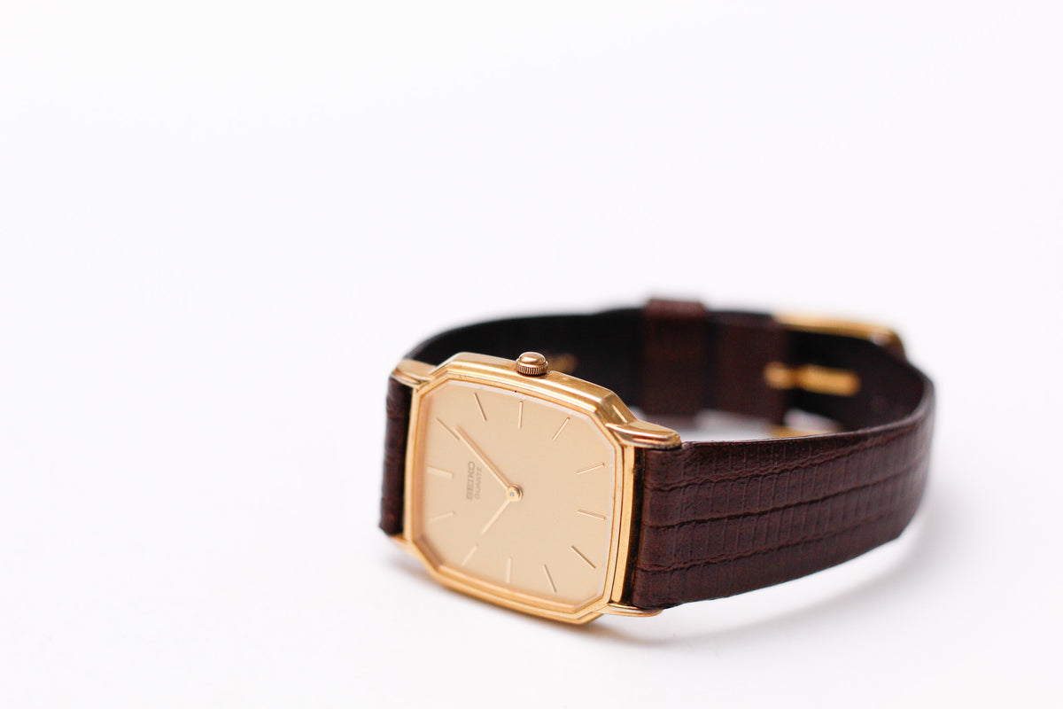 1983 Seiko Quartz Straight Grain Golden Dial Tank Men's Wrist Watch