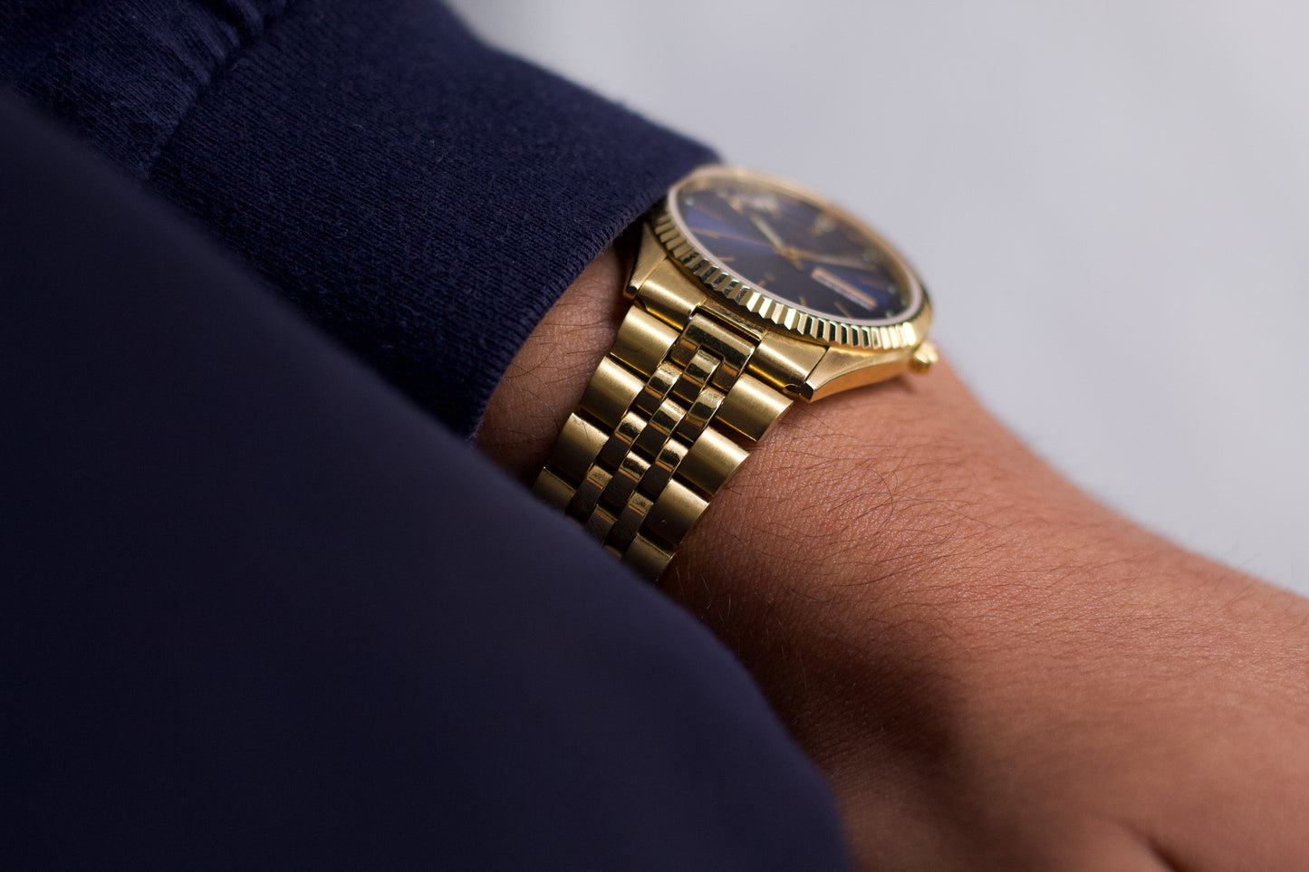 1995 Citizen Quartz Marine Blue Sunburst Dial 'Baby Day-Date'