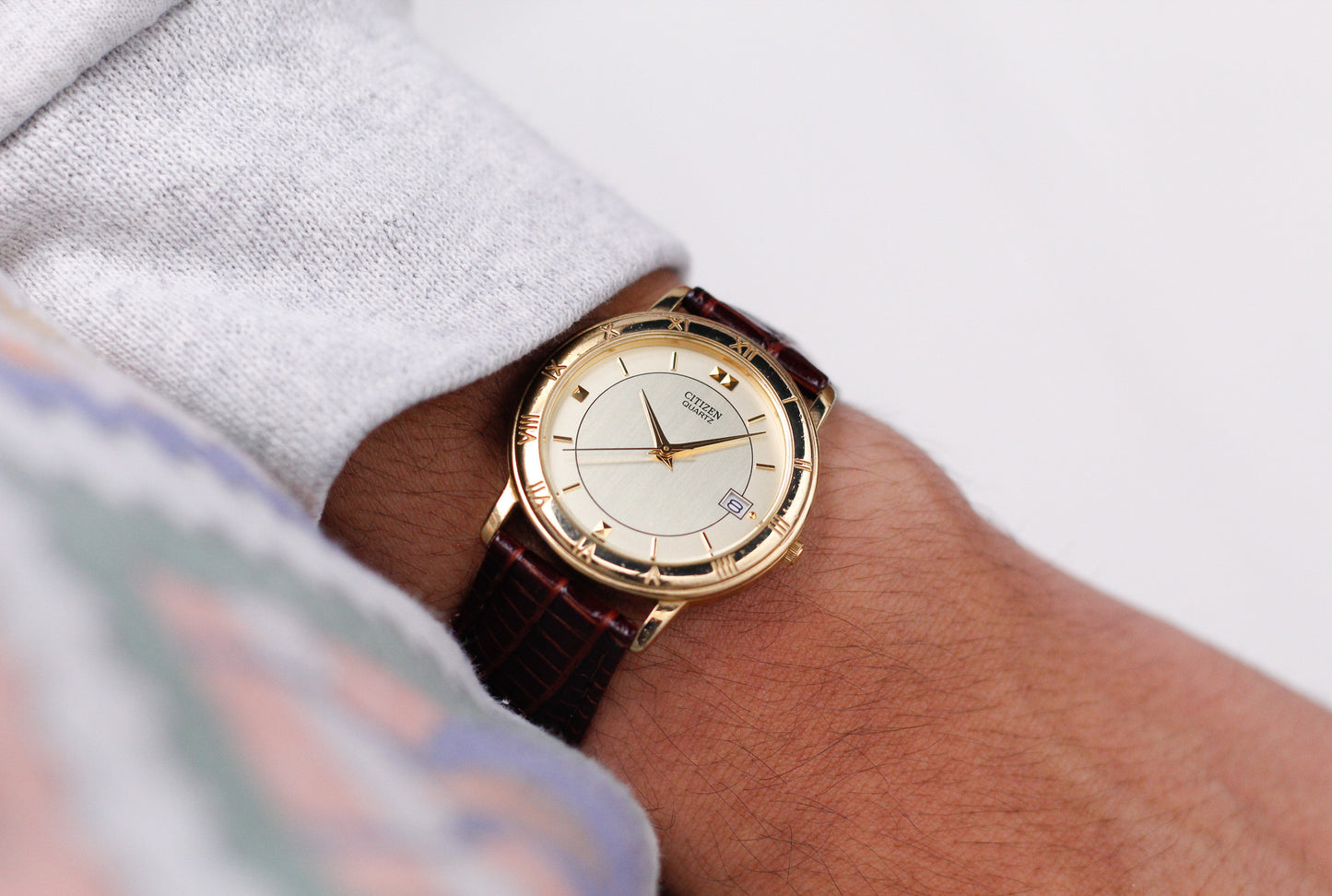 2006 Citizen Quartz Pale Golden Dial Roman Gold Toned Case Men's Wrist-Watch