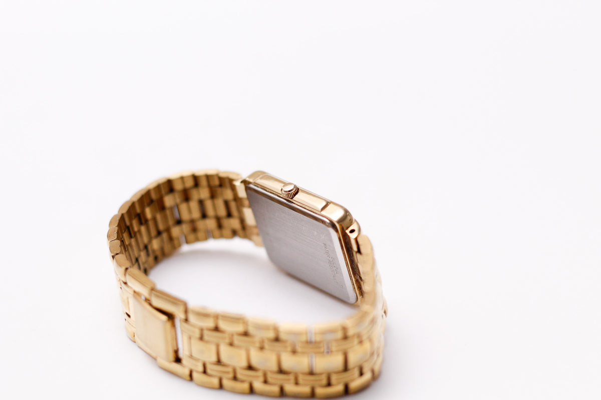 1990s Bulova Quartz Straight Grain Golden Dial Men's Wrist-Watch