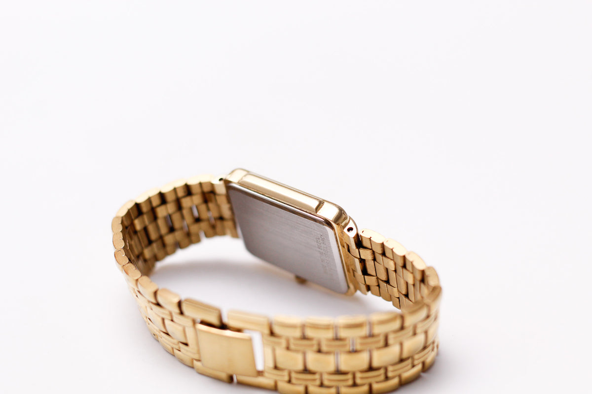 1990s Bulova Quartz Straight Grain Golden Dial Men's Wrist-Watch