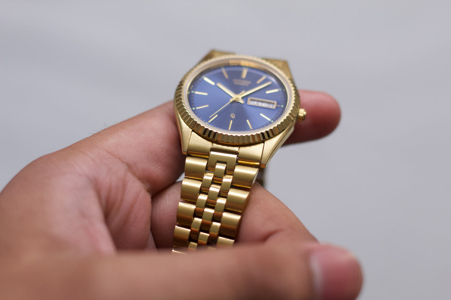 1995 Citizen Quartz Marine Blue Sunburst Dial 'Baby Day-Date'