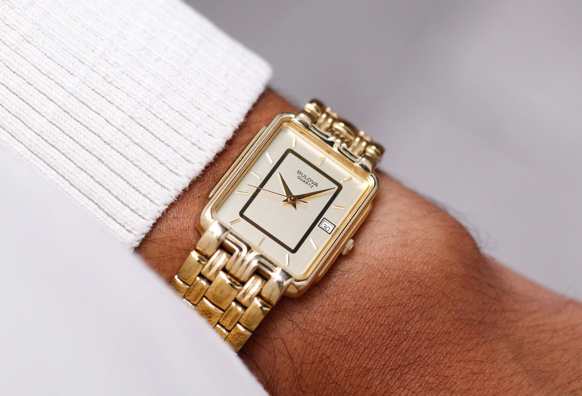 1990s Bulova Quartz Straight Grain Golden Dial Men's Wrist-Watch