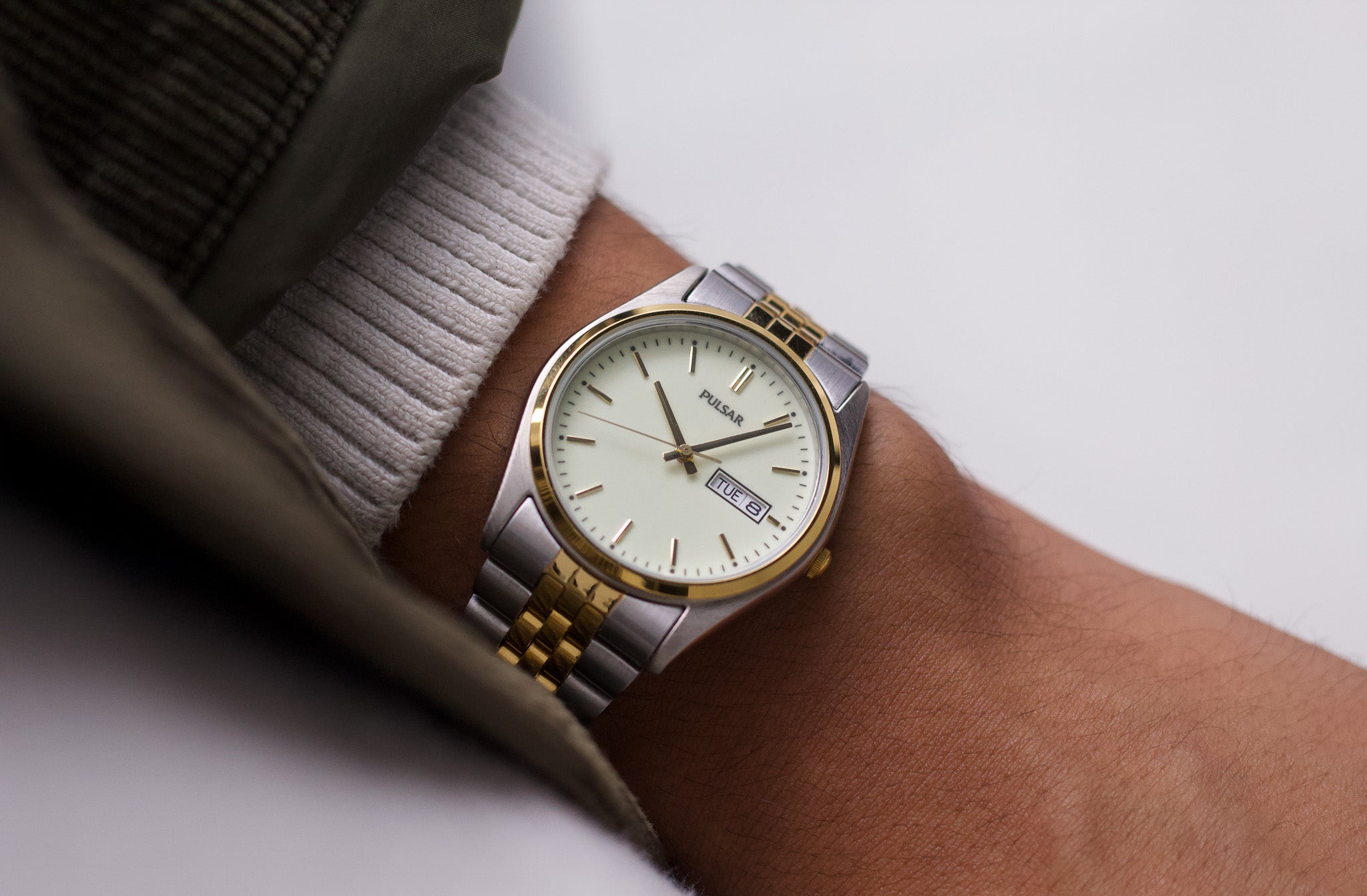 Mint] 2006 Pulsar Quartz 'Flashlight Dial' Two Tone Men's Wrist
