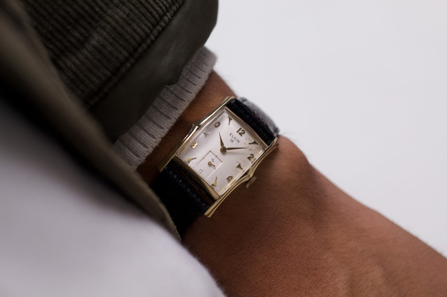[Serviced] 1950s Elgin 19 Fancy Lugs Art Deco Men's Wrist-Watch