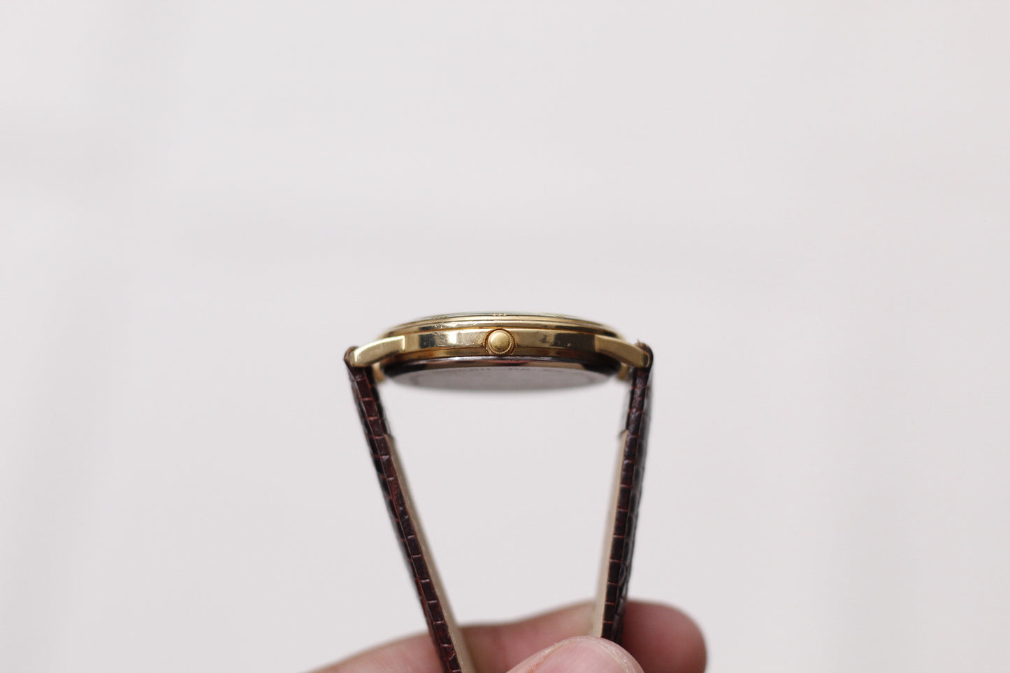 2006 Citizen Quartz Pale Golden Dial Roman Gold Toned Case Men's Wrist-Watch