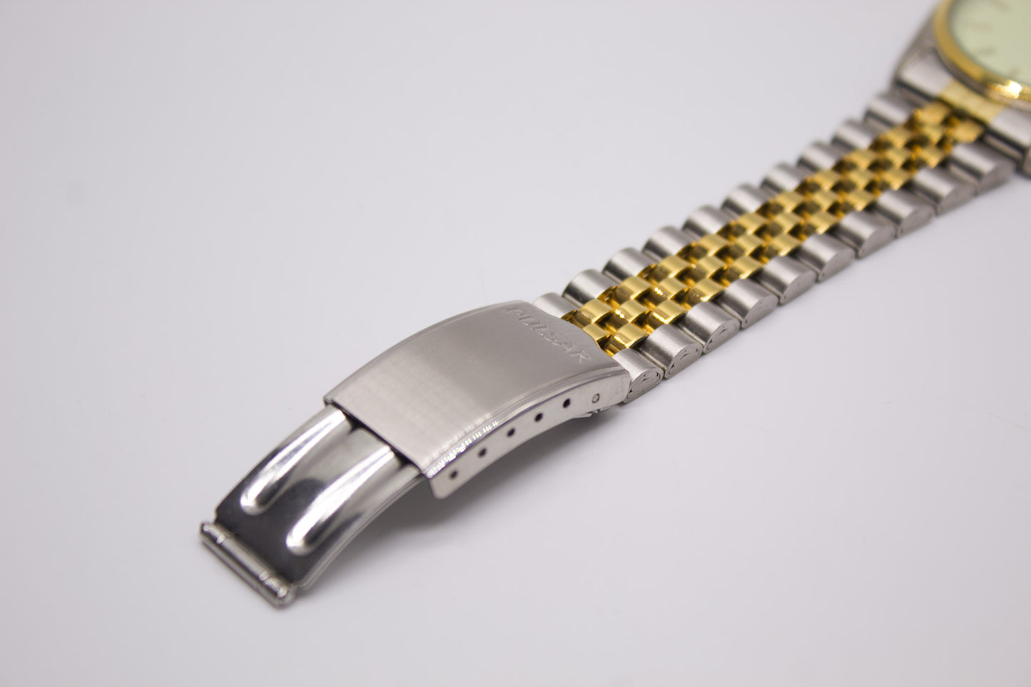 [Mint] 2006 Pulsar Quartz 'Flashlight Dial' Two Tone Men's Wrist-Watch