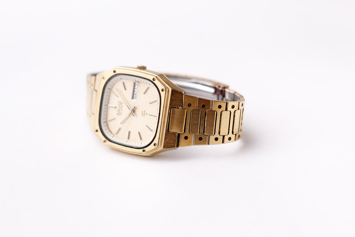 1982 Seiko SQ Golden Waffle Dial 'Baby Santos Tank' Men's Wrist-Watch