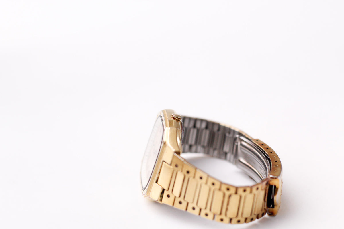 1982 Seiko SQ Golden Waffle Dial 'Baby Santos Tank' Men's Wrist-Watch