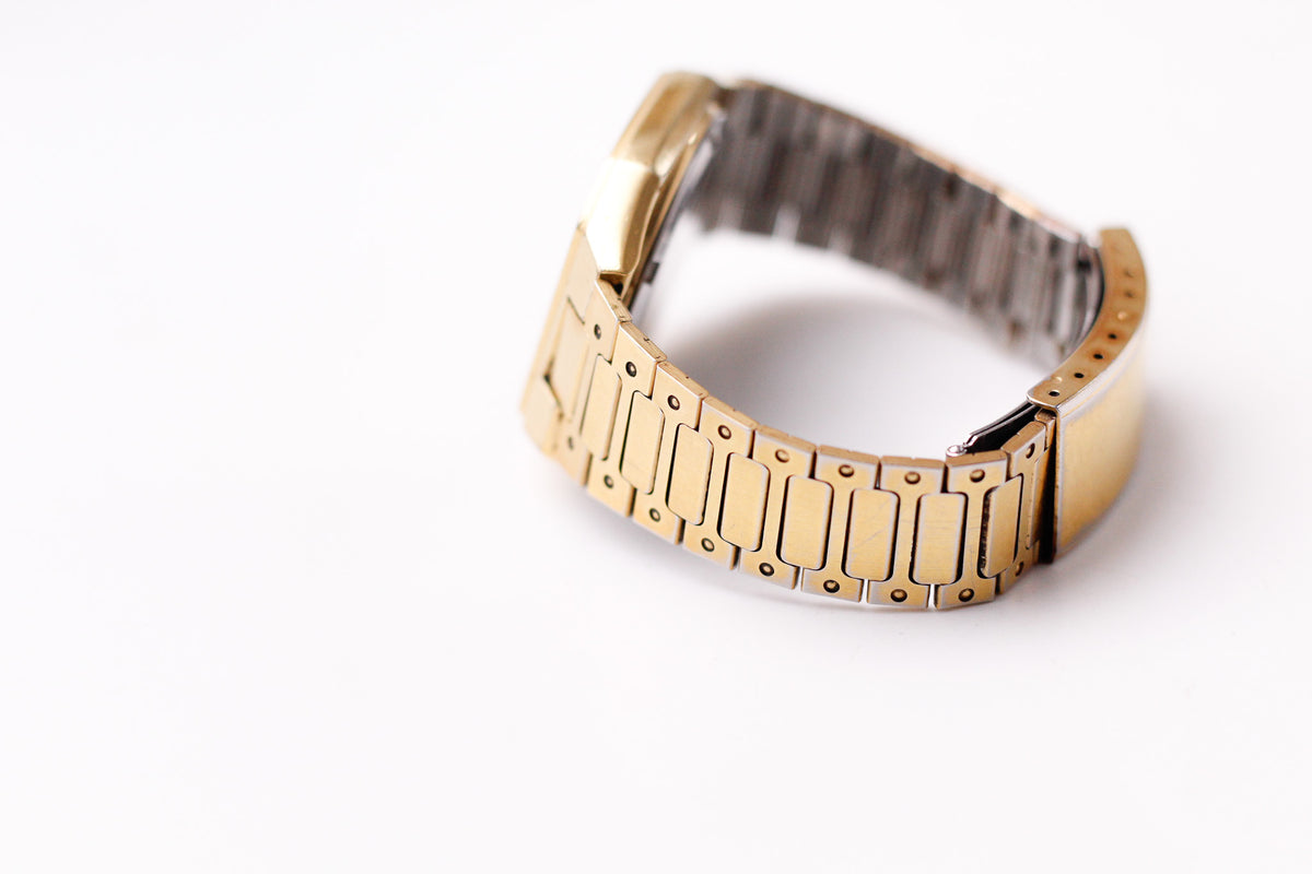 1982 Seiko SQ Golden Waffle Dial 'Baby Santos Tank' Men's Wrist-Watch