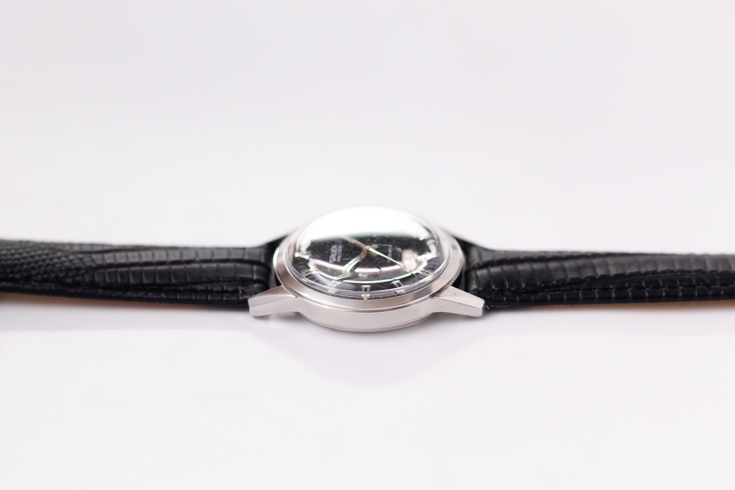 [Serviced] 1960s Gruen Mechanical Day-Date Inky Black Dial Men's Wrist-Watch