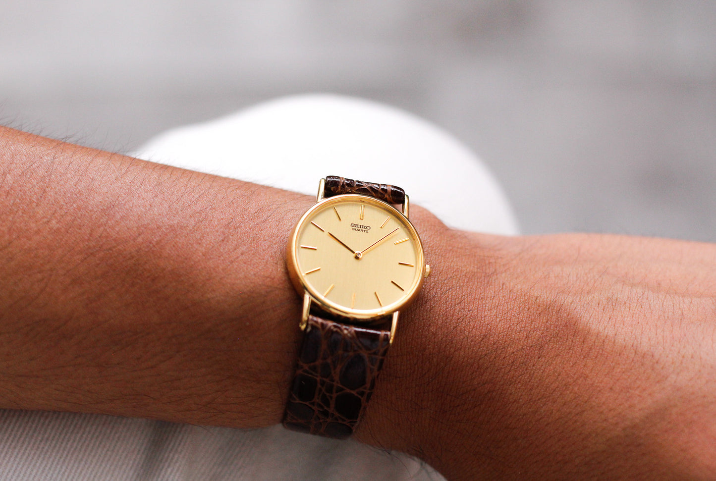 1990 Seiko Quartz Gold Straight Grain Dial Men's Wrist Watch