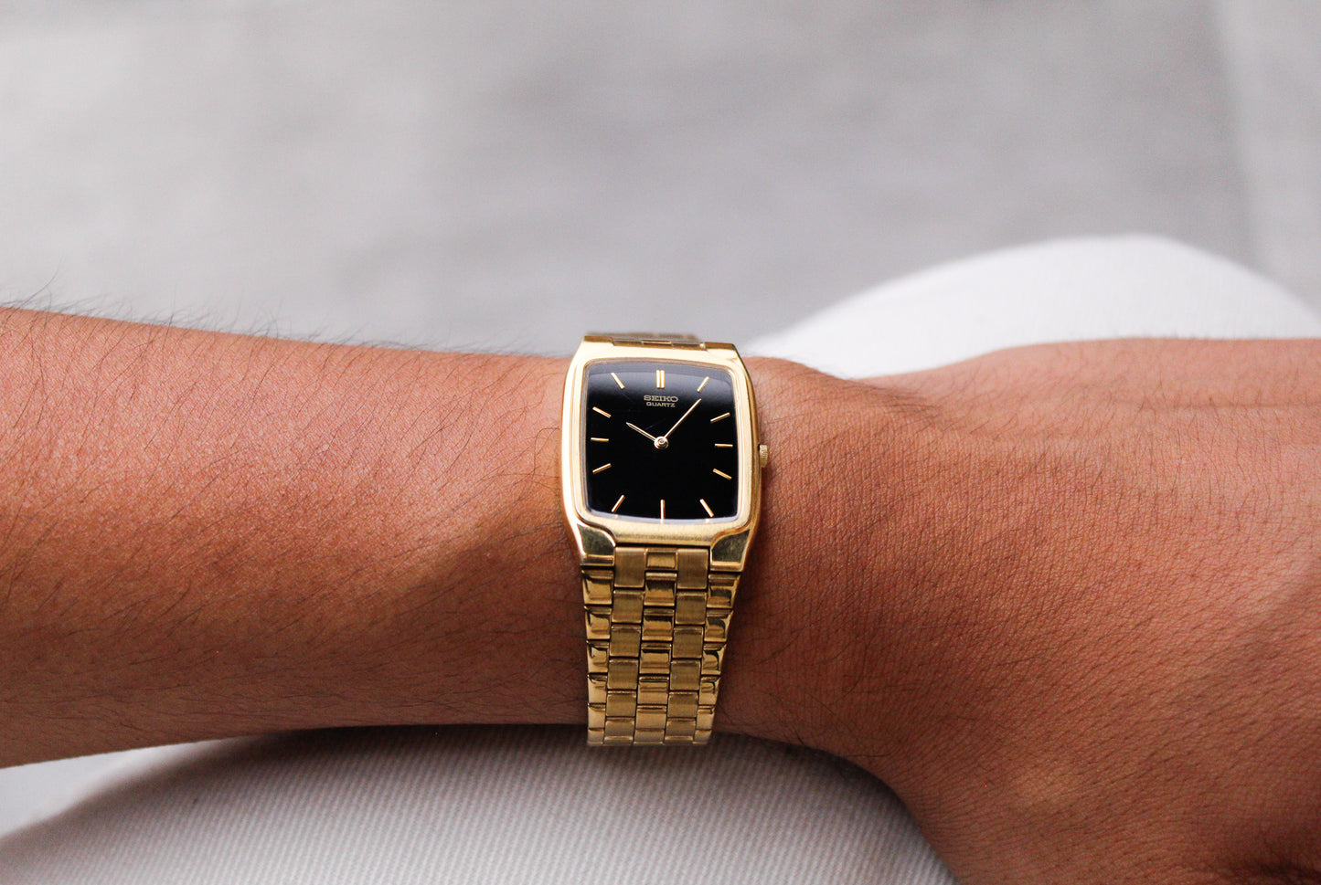 1989 Seiko Quartz Inky Black Dial Gold Toned Case Men's Wrist-Watch