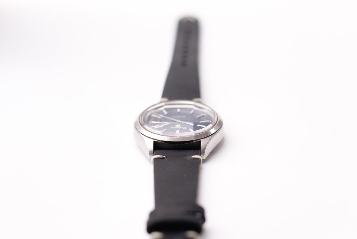 1977 Pulsar Quartz Marine Blue Dial Faceted Crystal Men's Wrist-Watch