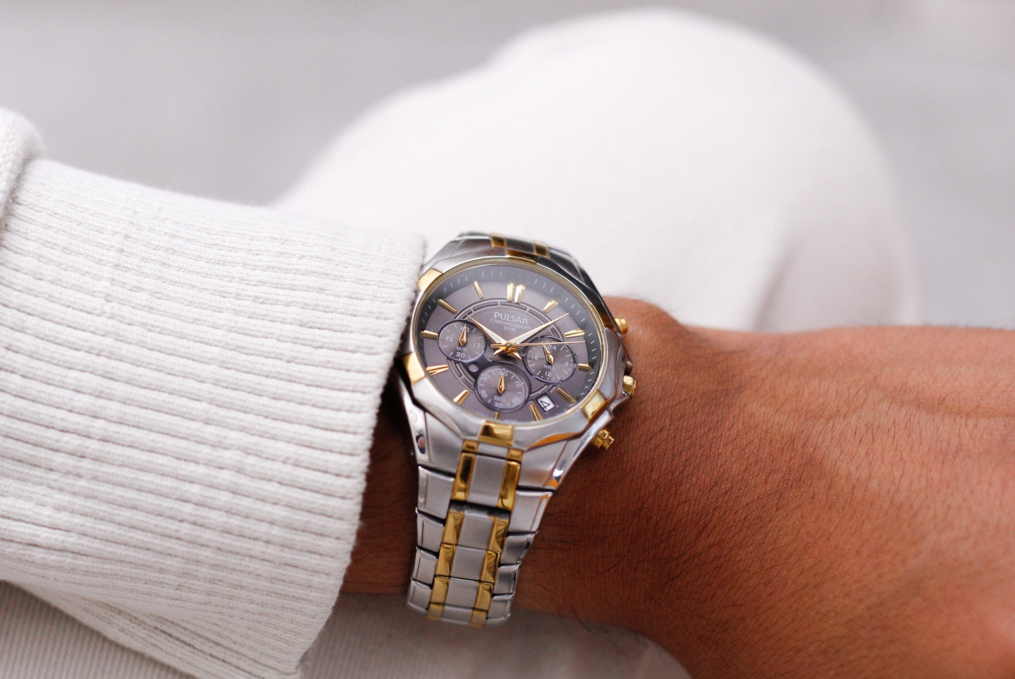 2002 Puslar Quartz Chronograph Sunburst Dial Men's Wrist-Watch