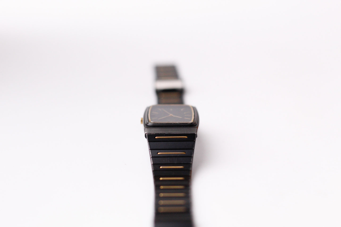 1985 Seiko Quartz Matte Black Dial Two Tone Black Case Men's Wrist-Watch