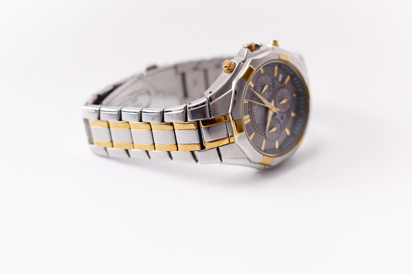 2002 Puslar Quartz Chronograph Sunburst Dial Men's Wrist-Watch