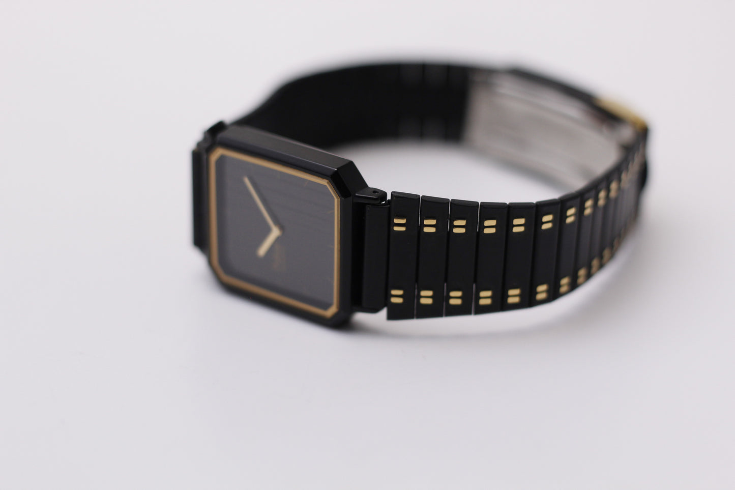 [Mint] 1996 Pulsar Quartz Bi-Textured Inky Black Dial Men's Wrist-Watch