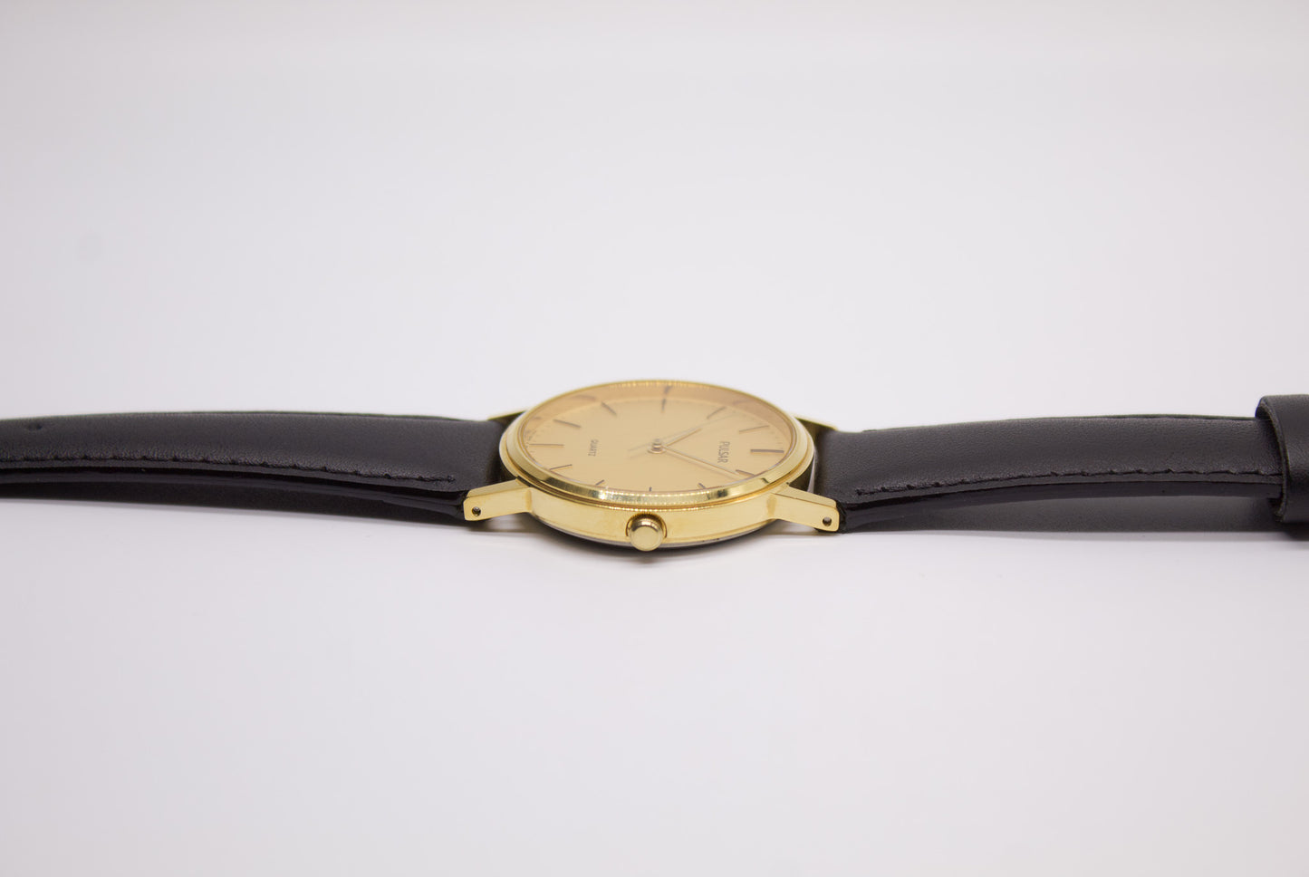 2001 Pulsar Quartz Straight Grain Golden Dial Men's Wrist-Watch
