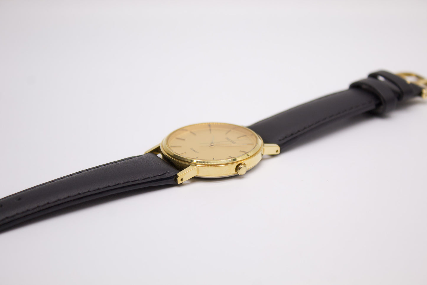 2001 Pulsar Quartz Straight Grain Golden Dial Men's Wrist-Watch
