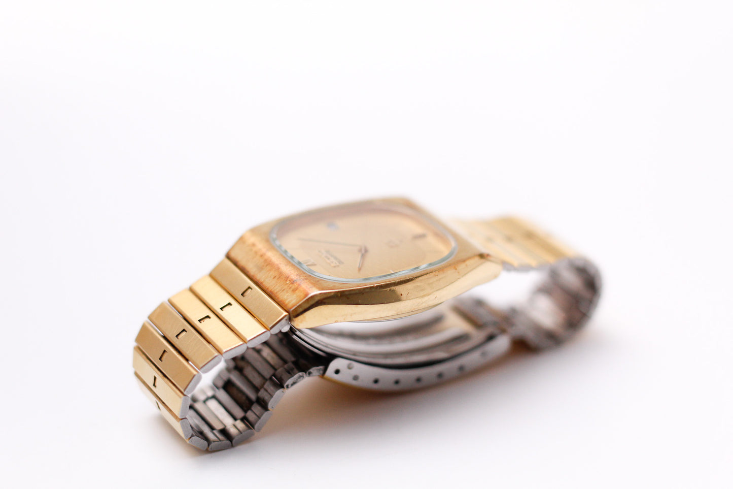 1982 Seiko SQ Light Golden Dial Men's Wrist-Watch