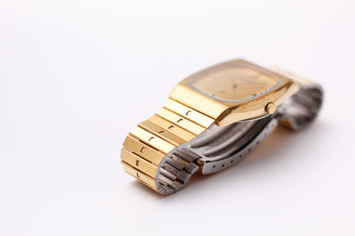 1982 Seiko SQ Light Golden Dial Men's Wrist-Watch