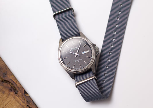 1977 Seiko Silverwave Deep Gray Waffle Textured Dial Men's Wrist-Watch