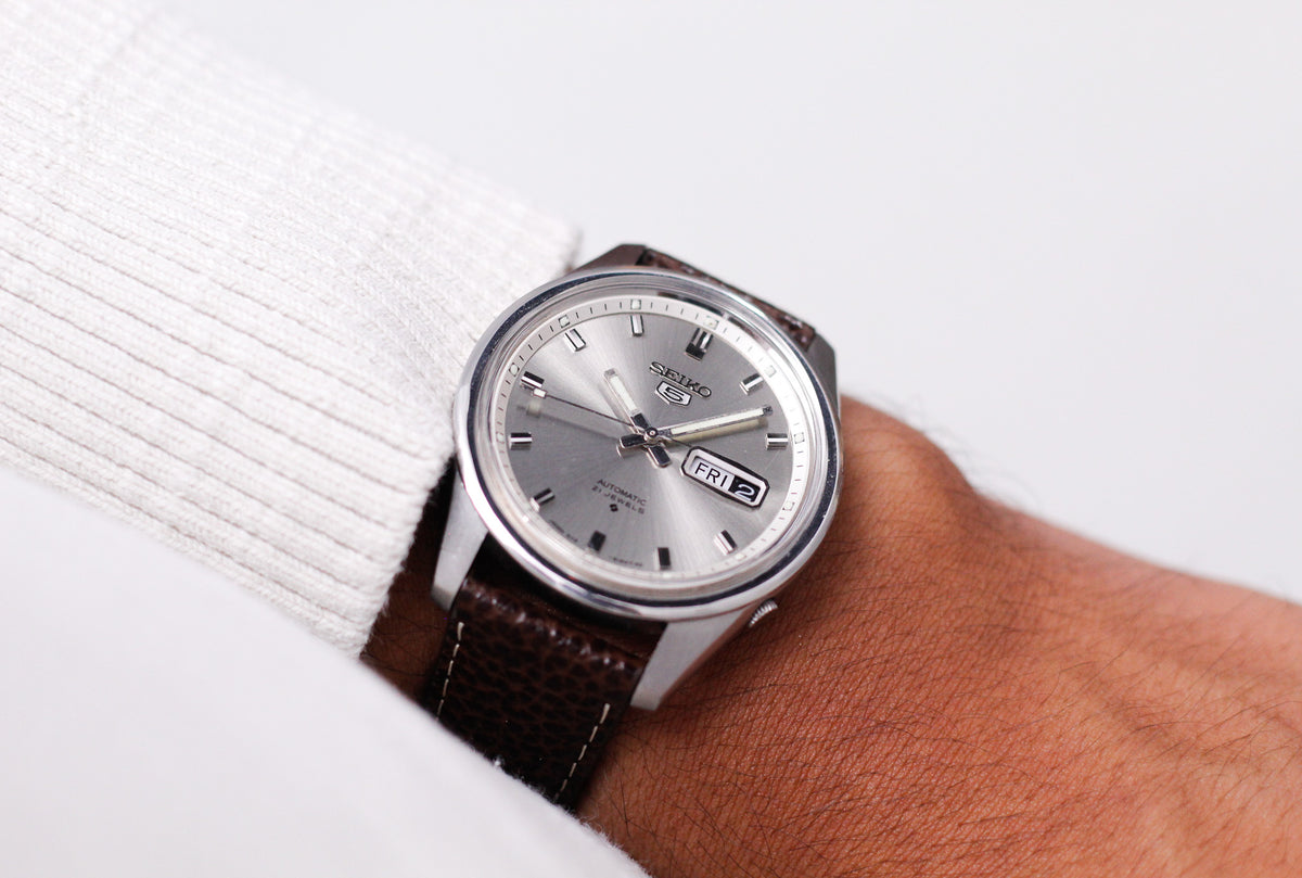 [Serviced] 1968 Seiko 5 Automatic Gray Sunburst Dial Men's Wrist-Watch