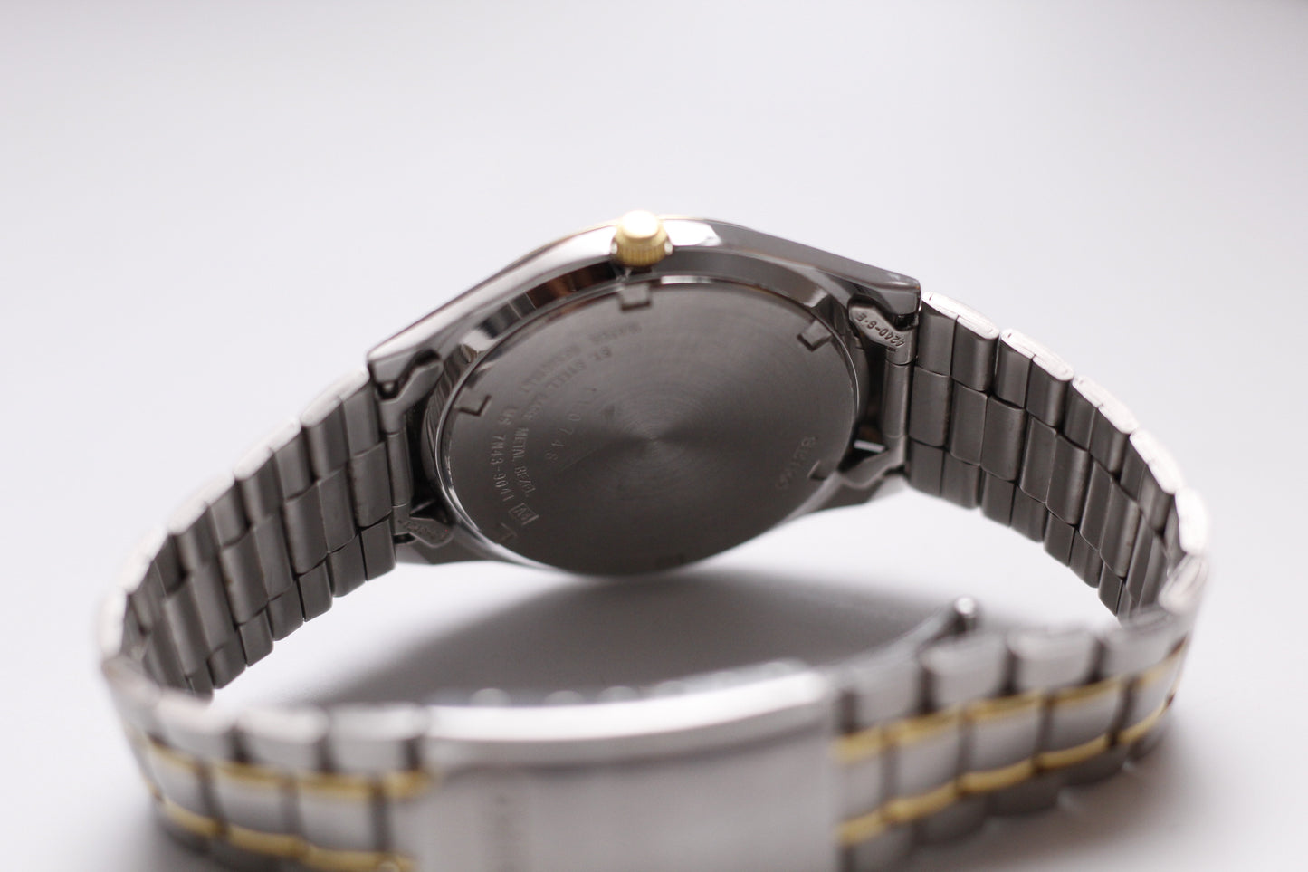 2001 Seiko Quartz Gray Sunburst Dial Two Tone Men's Wrist-Watch W/Box